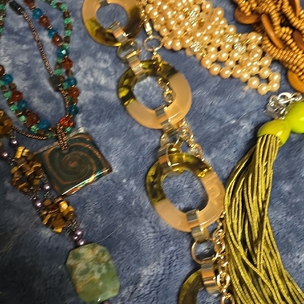 Multicolor Beaded Necklace Set - Picture 2 of 5
